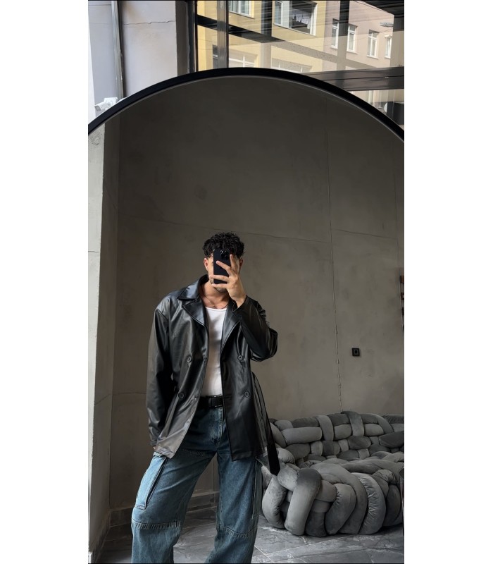 Kemer detaylı oversize siyah deri ceket