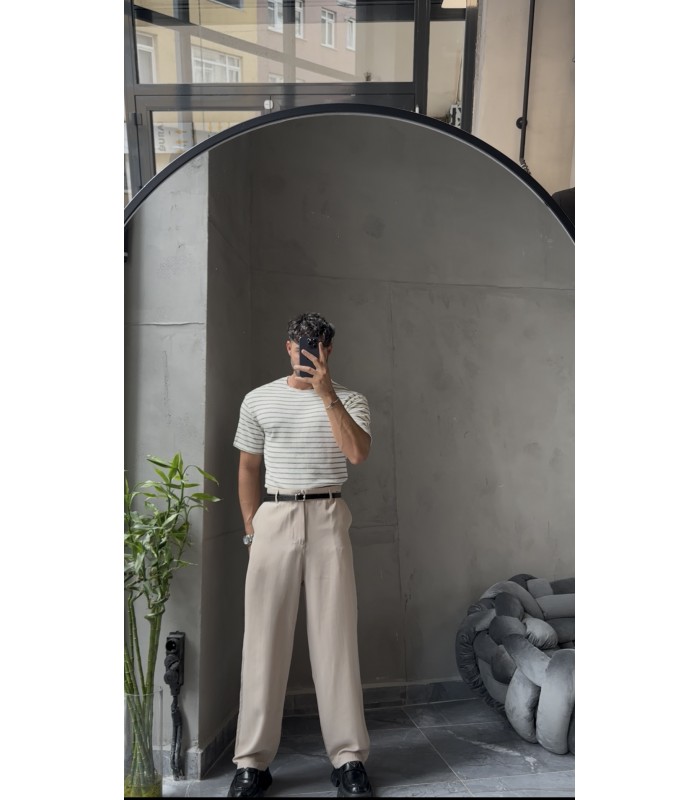 İnce şerit detaylı tişört