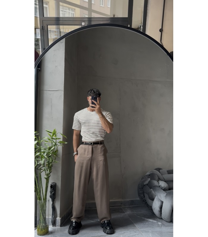 İnce şerit detaylı tişört