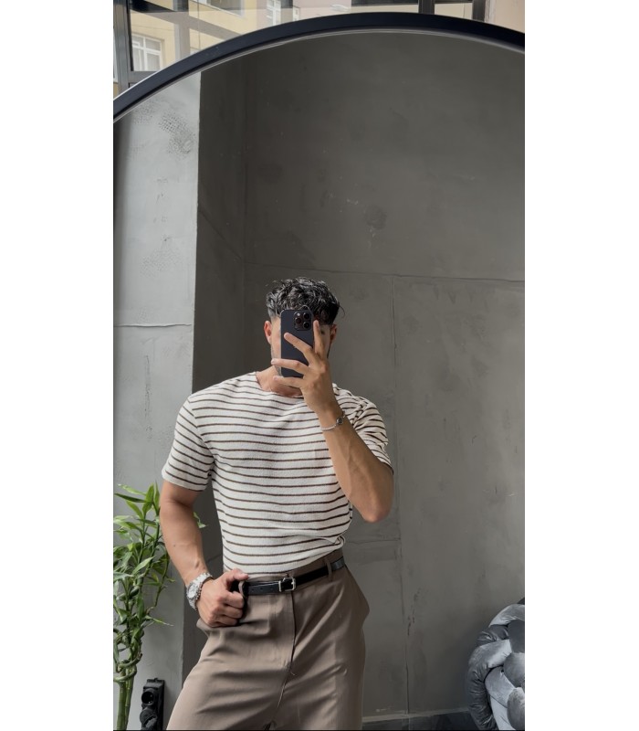 İnce şerit detaylı tişört