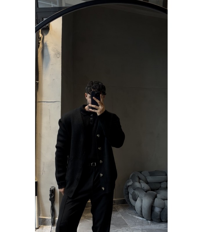 OVERSİZE ÖZEL DÜĞME DETAYLI HIRKA