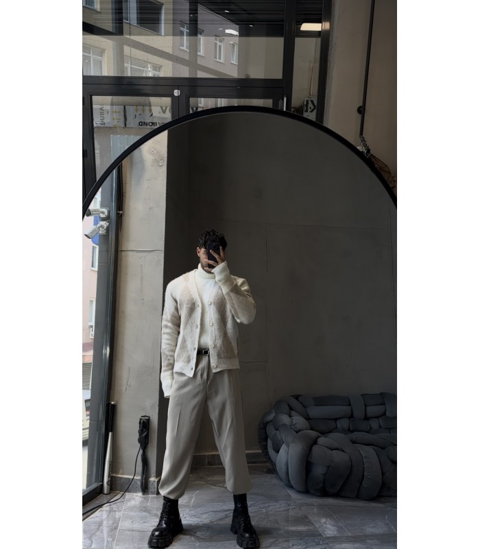 OVERSİZE YAKA ÖZEL KESİM DETAYLI HIRKA