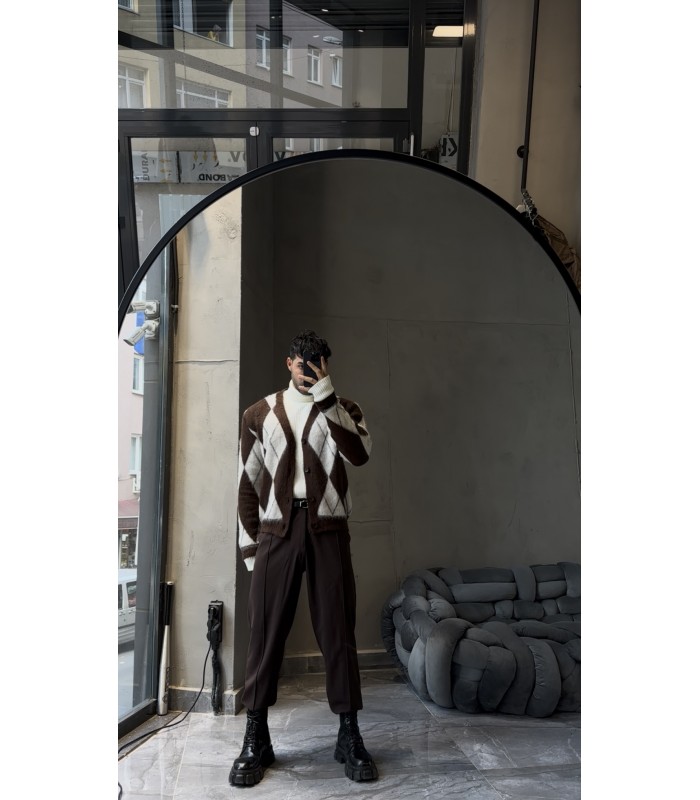 OVERSİZE YAKA ÖZEL KESİM DETAYLI HIRKA