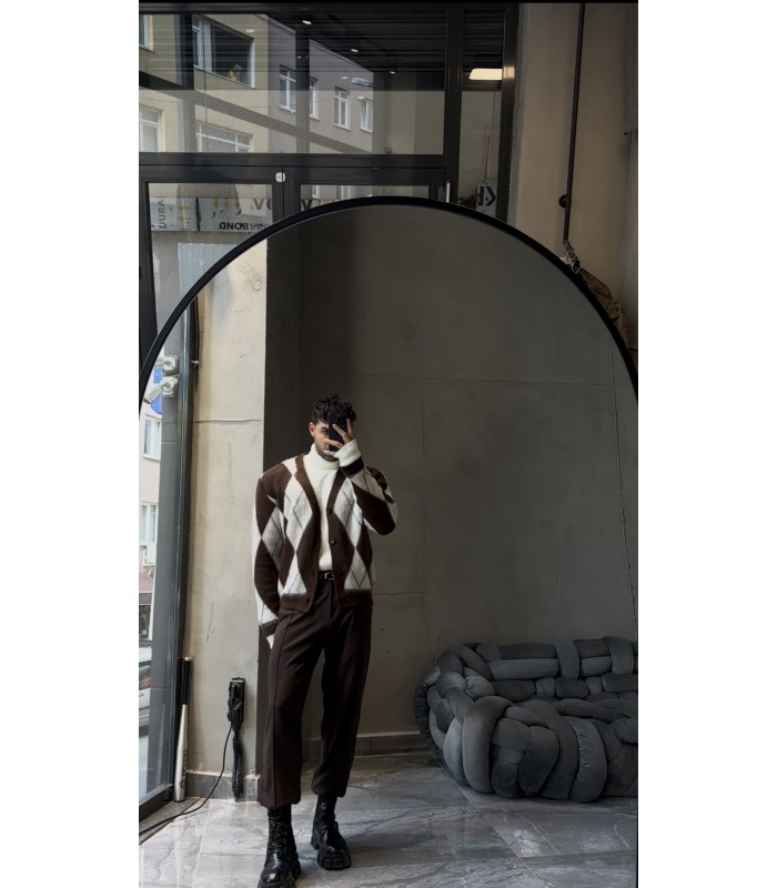 OVERSİZE YAKA ÖZEL KESİM DETAYLI HIRKA