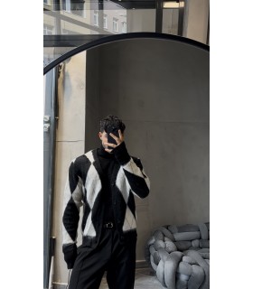 OVERSİZE YAKA ÖZEL KESİM DETAYLI HIRKA