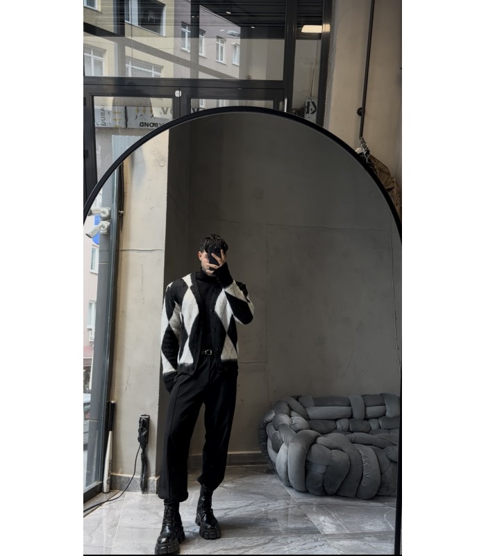 OVERSİZE YAKA ÖZEL KESİM DETAYLI HIRKA