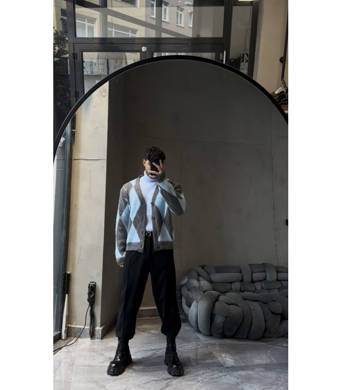 OVERSİZE YAKA ÖZEL KESİM DETAYLI HIRKA