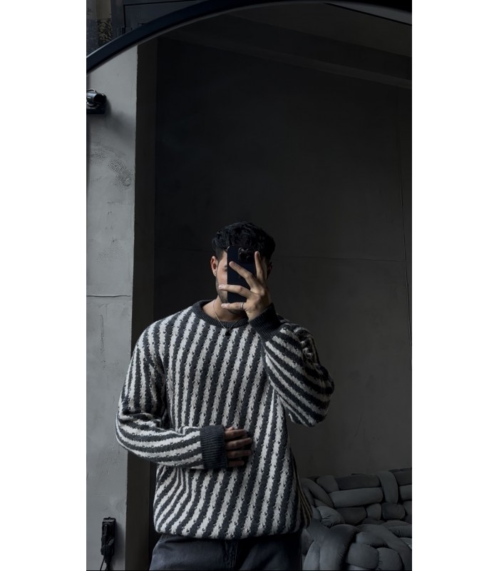 OVERSİZE ÖZEL DESEN DETAYLI  BİSİKLET YAKA KAZAK