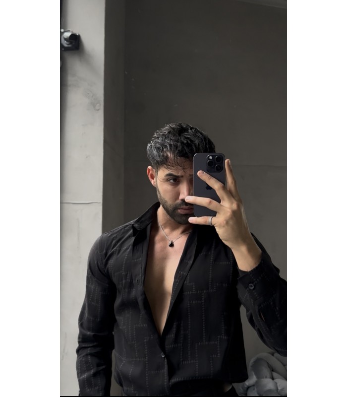 ÖZEL DESEN DETAYLI TENSEL KUMAŞ GÖMLEK