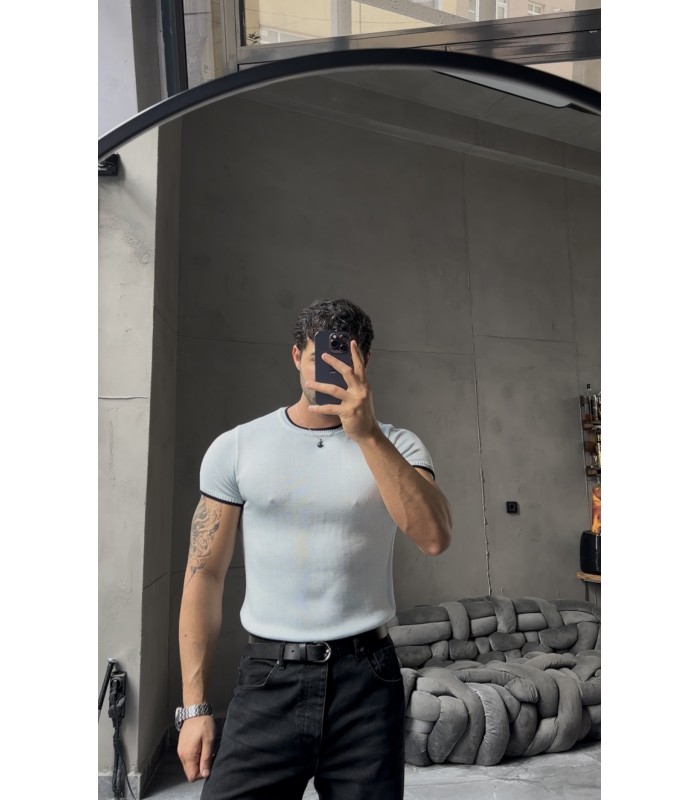 BİSİKLET YAKA ÖZEL  DESEN DETAYLI TİRKO TSHIRT