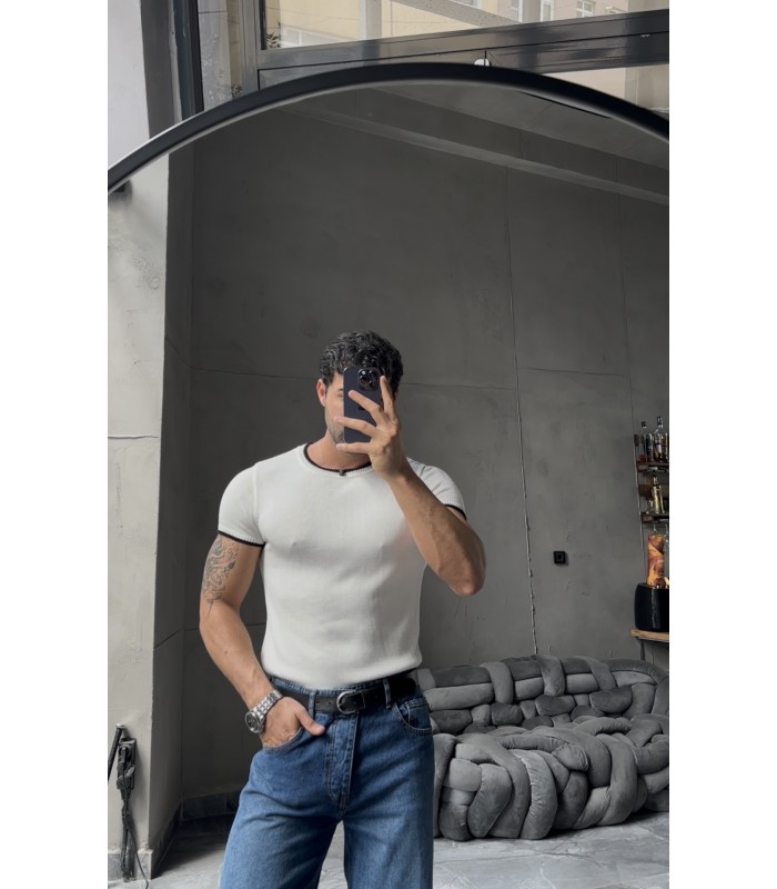 BİSİKLET YAKA ÖZEL  DESEN DETAYLI TİRKO TSHIRT