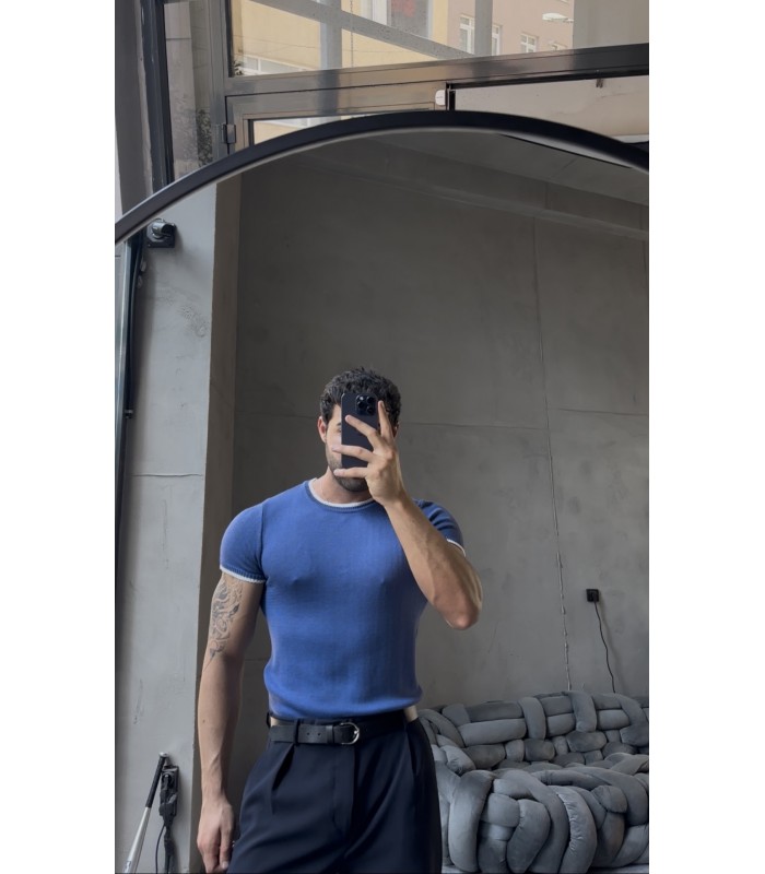 BİSİKLET YAKA ÖZEL  DESEN DETAYLI TİRKO TSHIRT