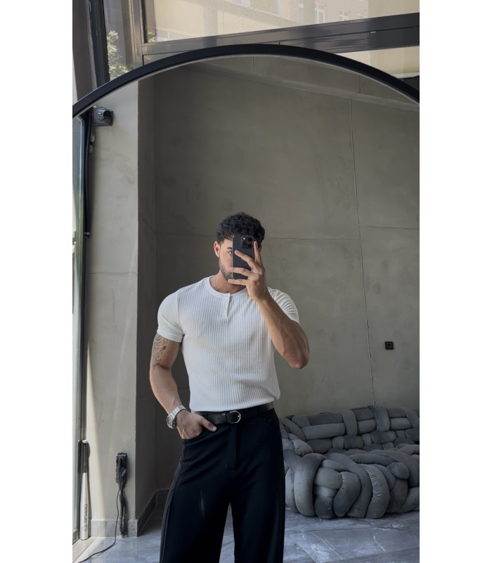 HAKİM YAKA DÜĞME DETAYLI TSHIRT