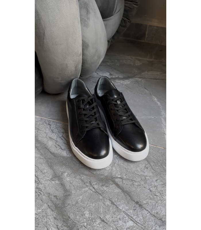 SİYAH HAKİKİ DERİ BAĞCIKLI SNEAKER