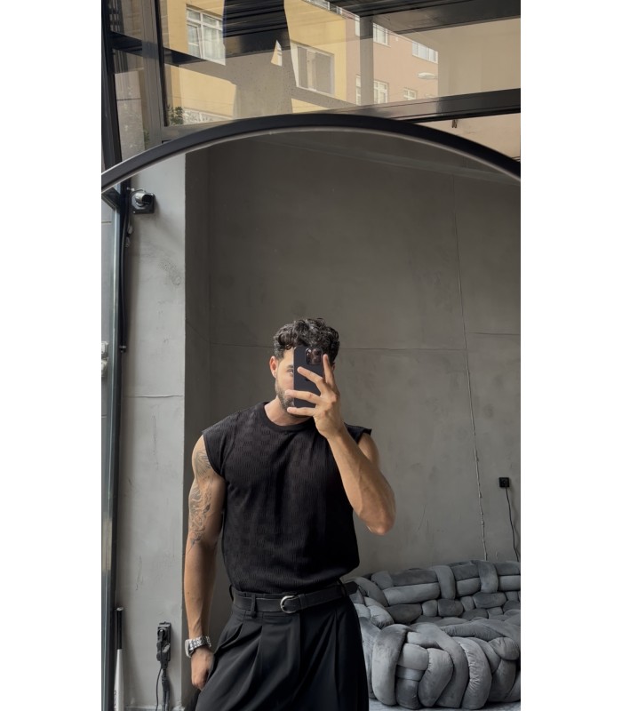 Slim Fit Ajurlu Dokulu Kolsuz Triko